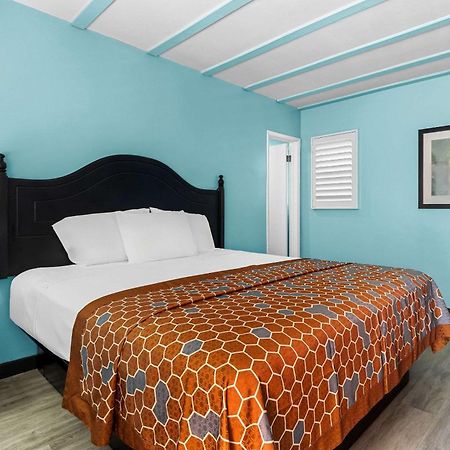 Rodeway Inn & Suites North Hollywood Burbank Airport - Universal Area Los Ángeles Exterior foto