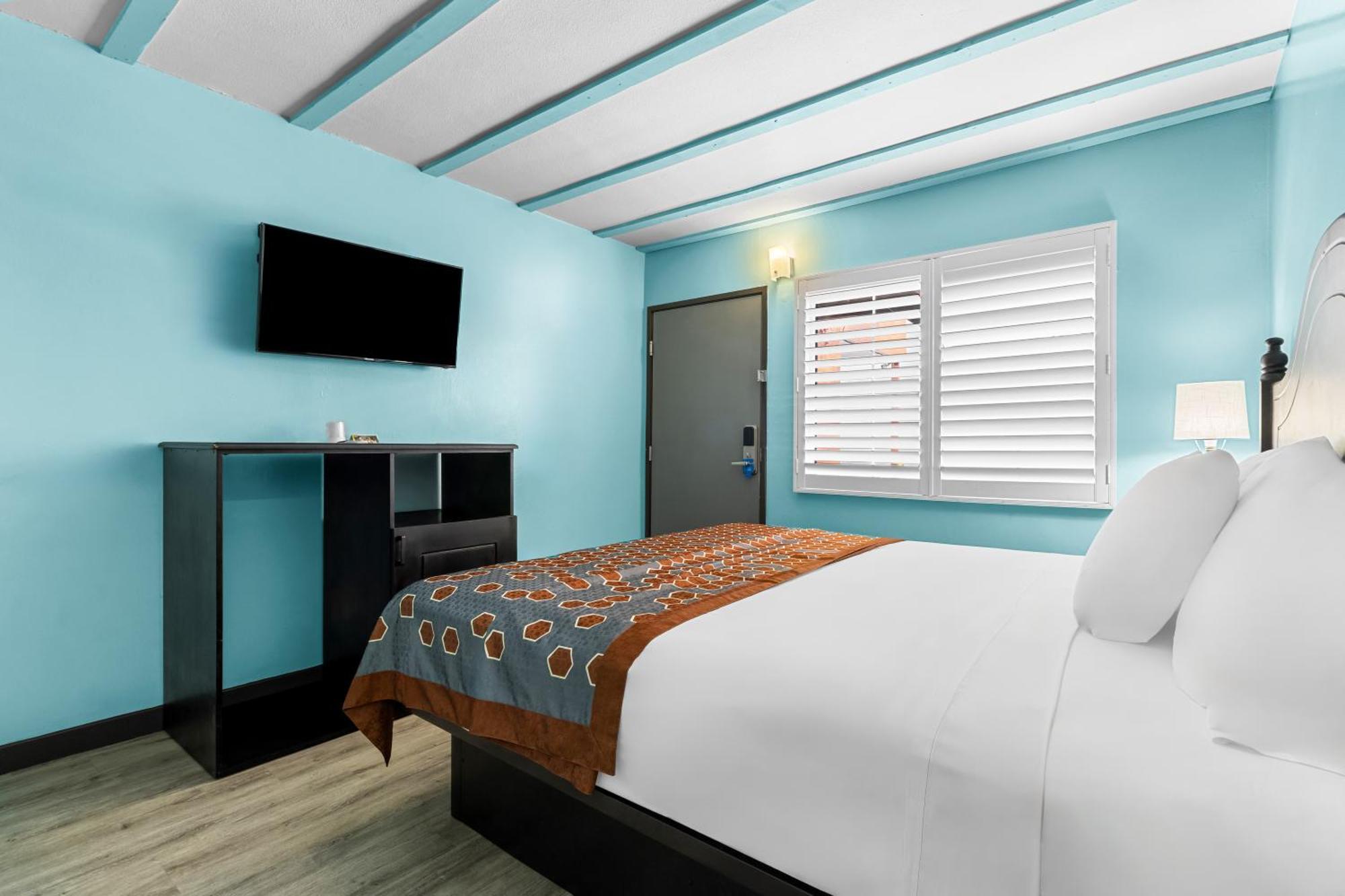 Rodeway Inn & Suites North Hollywood Burbank Airport - Universal Area Los Ángeles Exterior foto